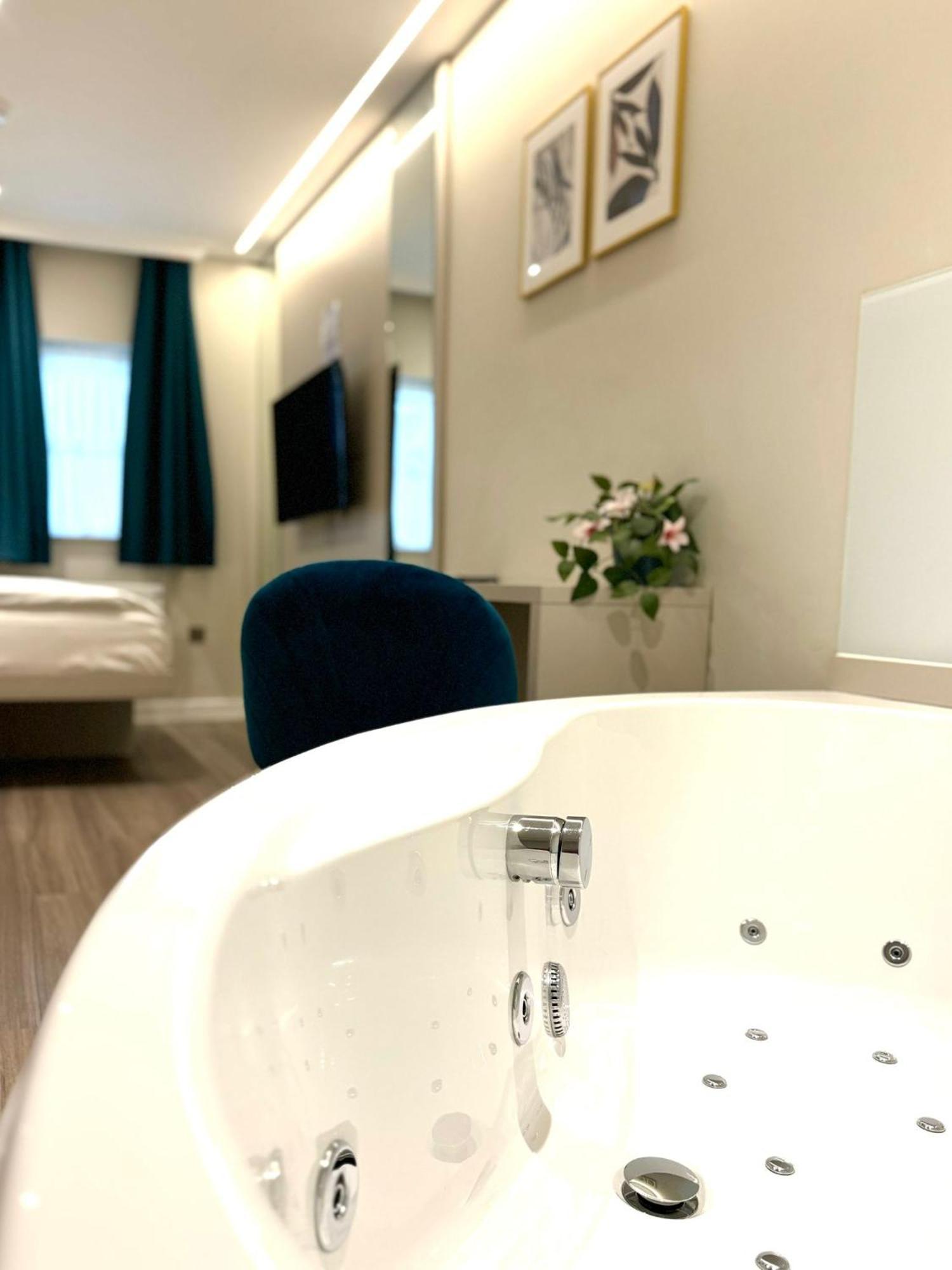 Aparthotel Nox Richmond à Richmond  Extérieur photo