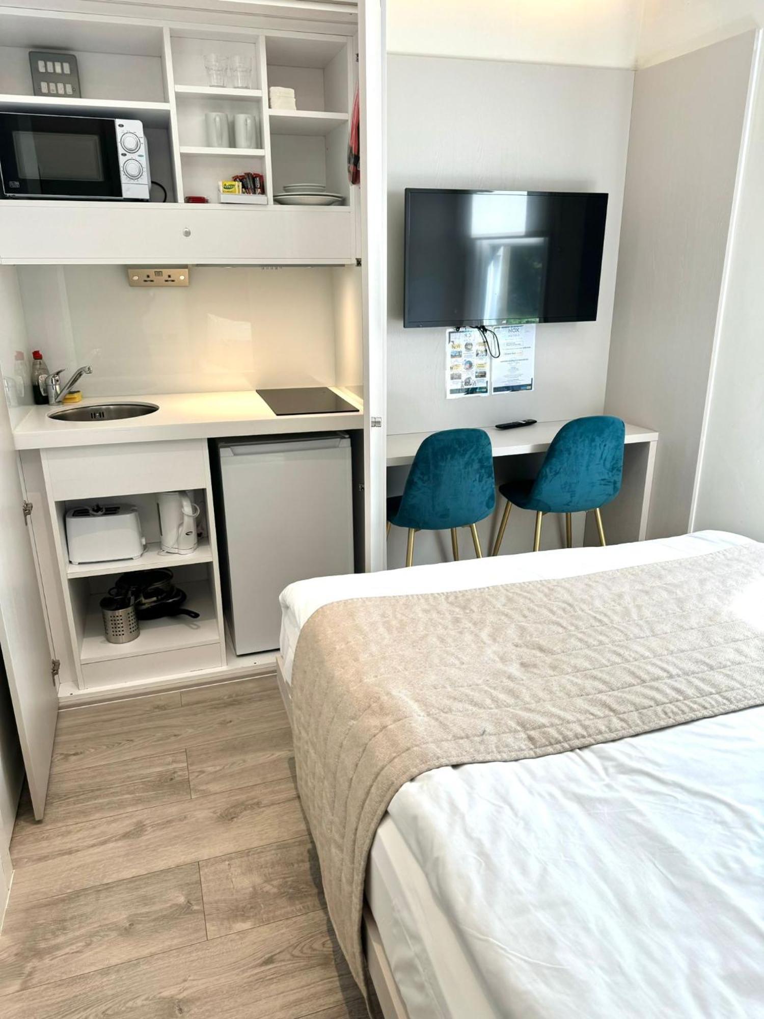 Aparthotel Nox Richmond à Richmond  Extérieur photo